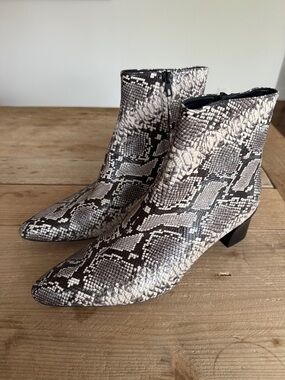 Vince Lanica Black and Tan Snake-Print Ankle Boots Leather